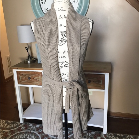 GAP Sweaters - Gap knit tan cardigan